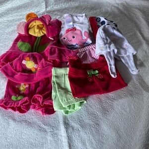 BABY CLOTHES BUNDLE . Size 0-3 .